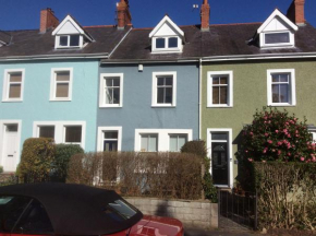 Lovely Victorian town house close to the sea.